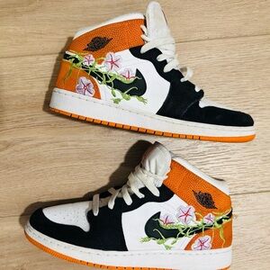 Nike Air Jordan 1 Mid GS "Starfish Blossom" sneakers, great used condition, 7Y